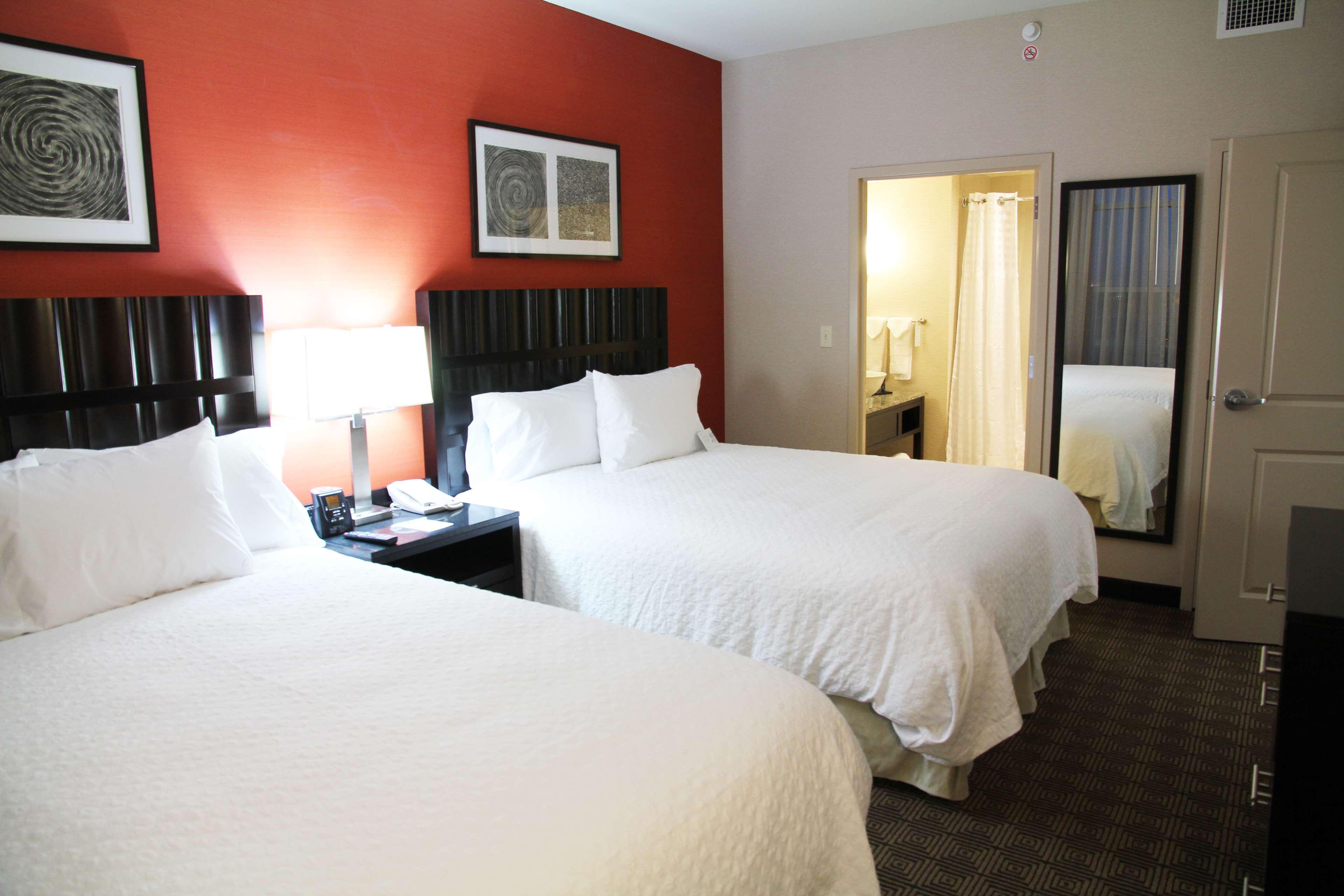 Embassy Suites Ontario - Airport Стая снимка
