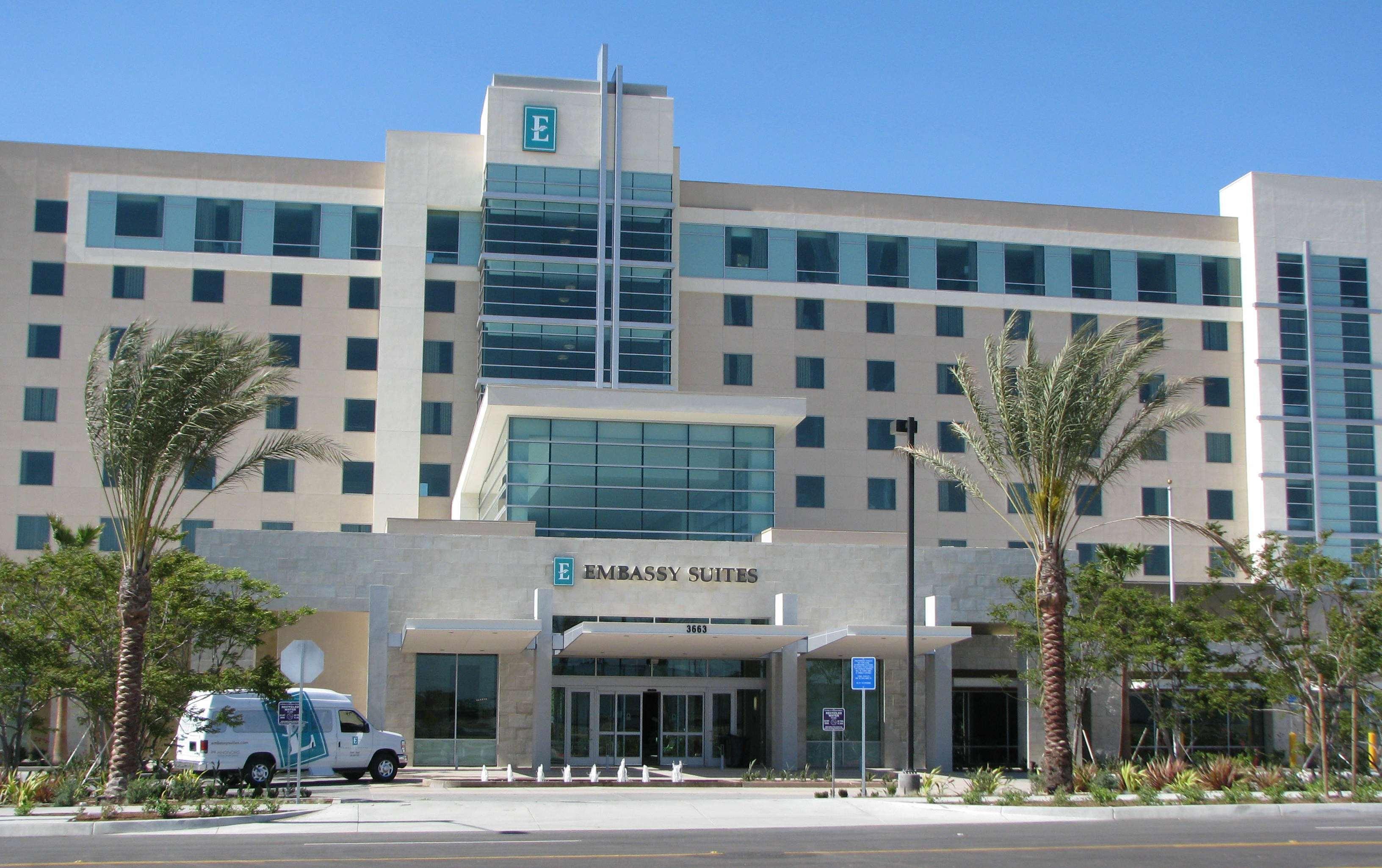 Embassy Suites Ontario - Airport Екстериор снимка