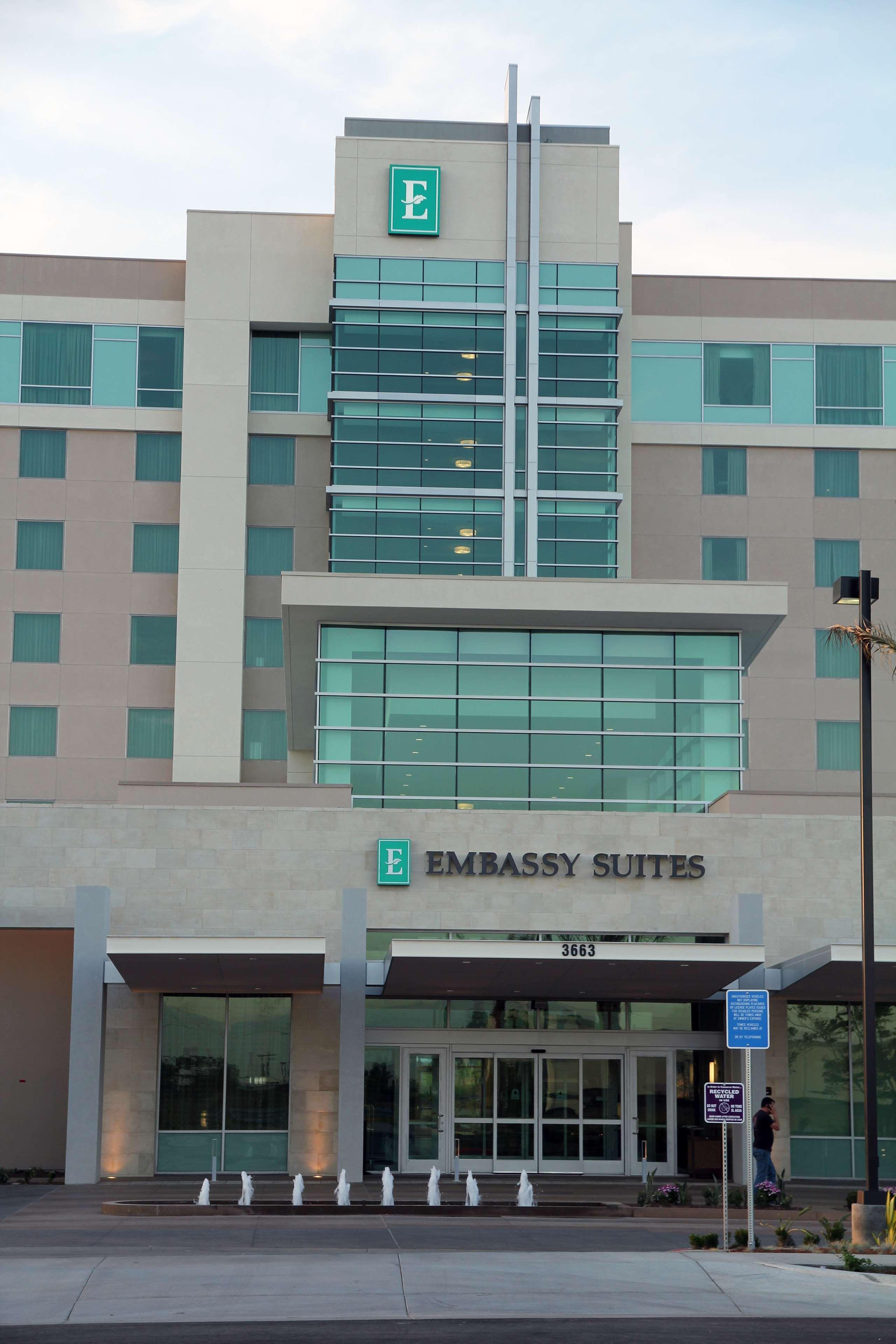 Embassy Suites Ontario - Airport Екстериор снимка