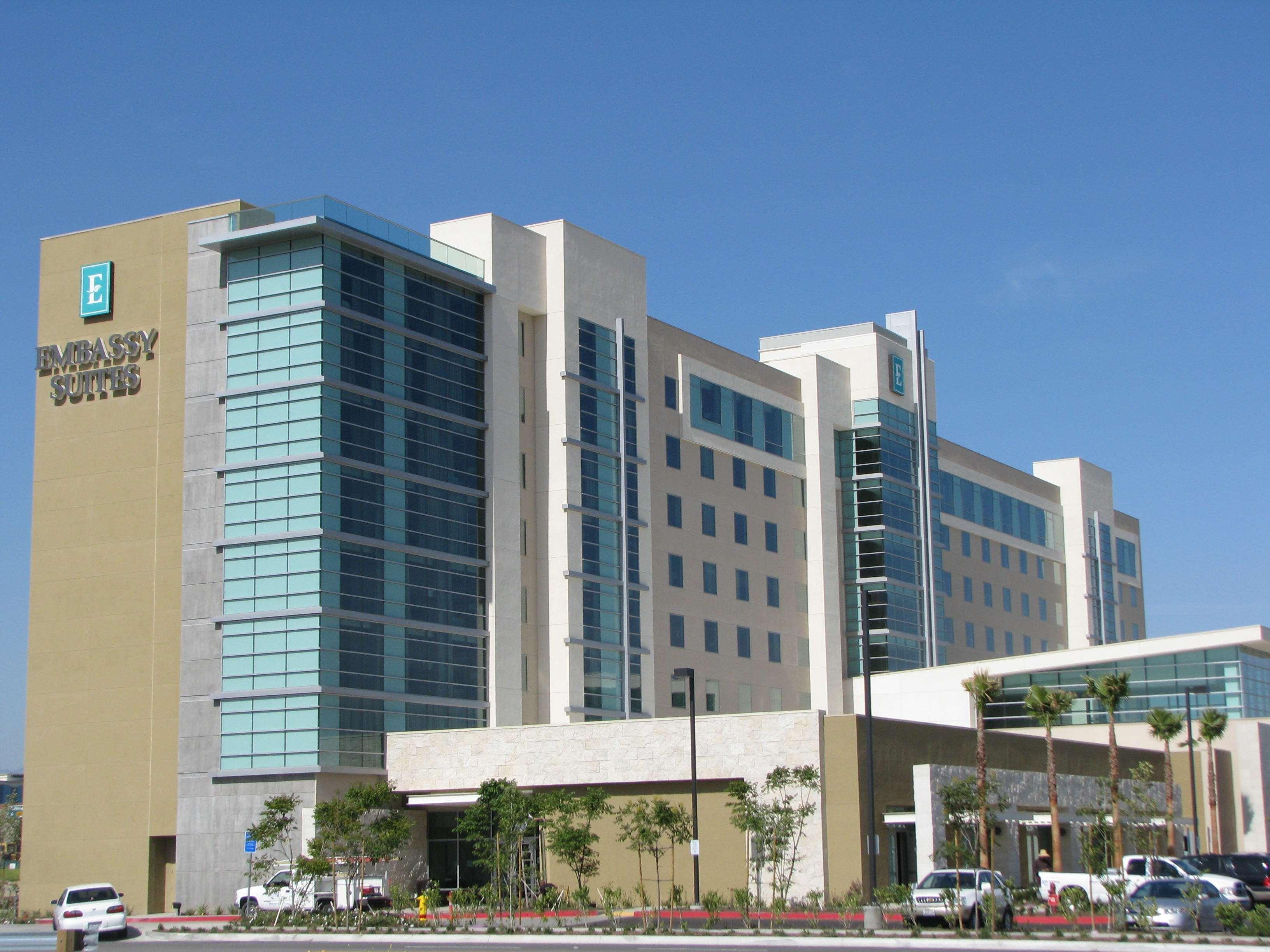 Embassy Suites Ontario - Airport Екстериор снимка