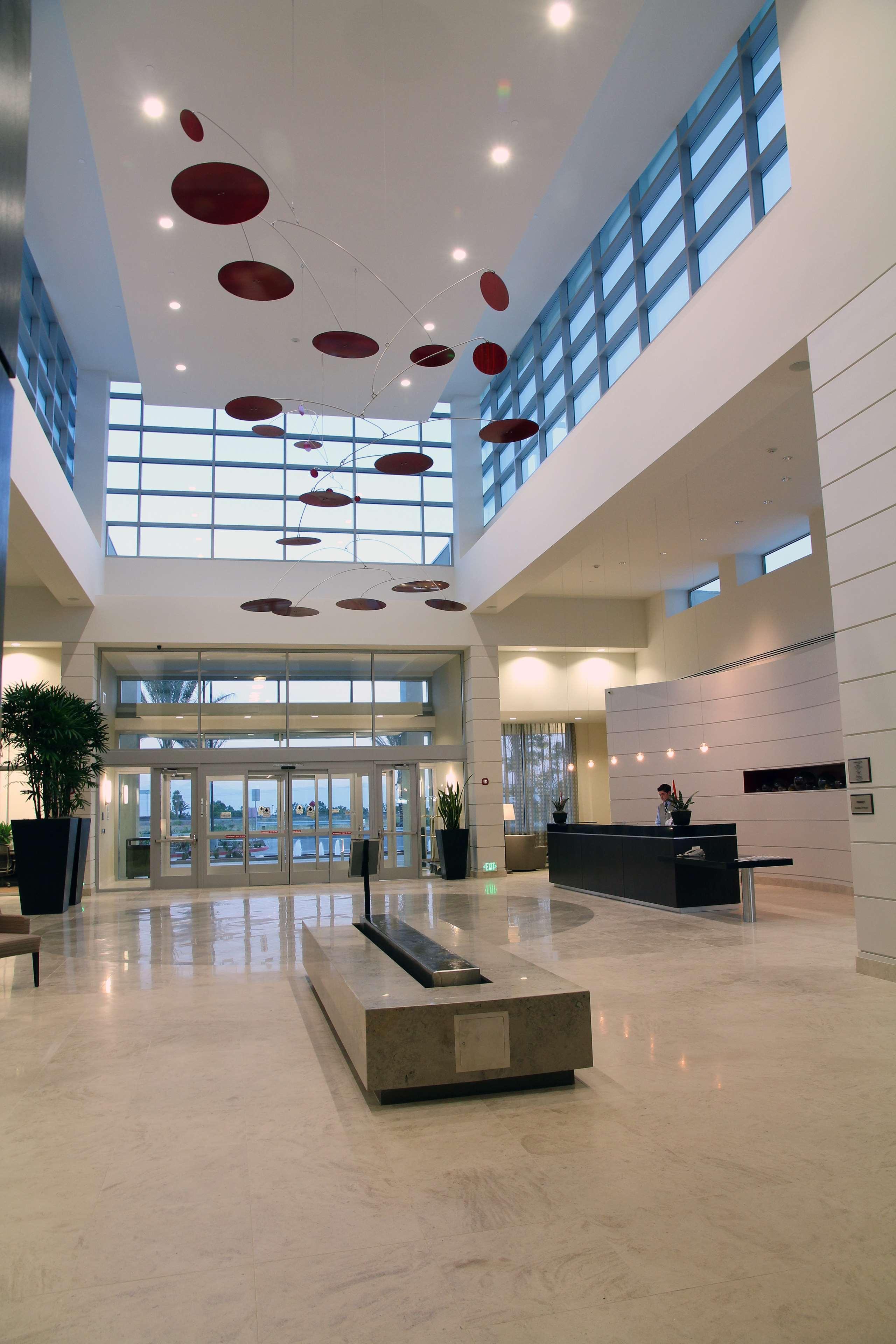 Embassy Suites Ontario - Airport Интериор снимка
