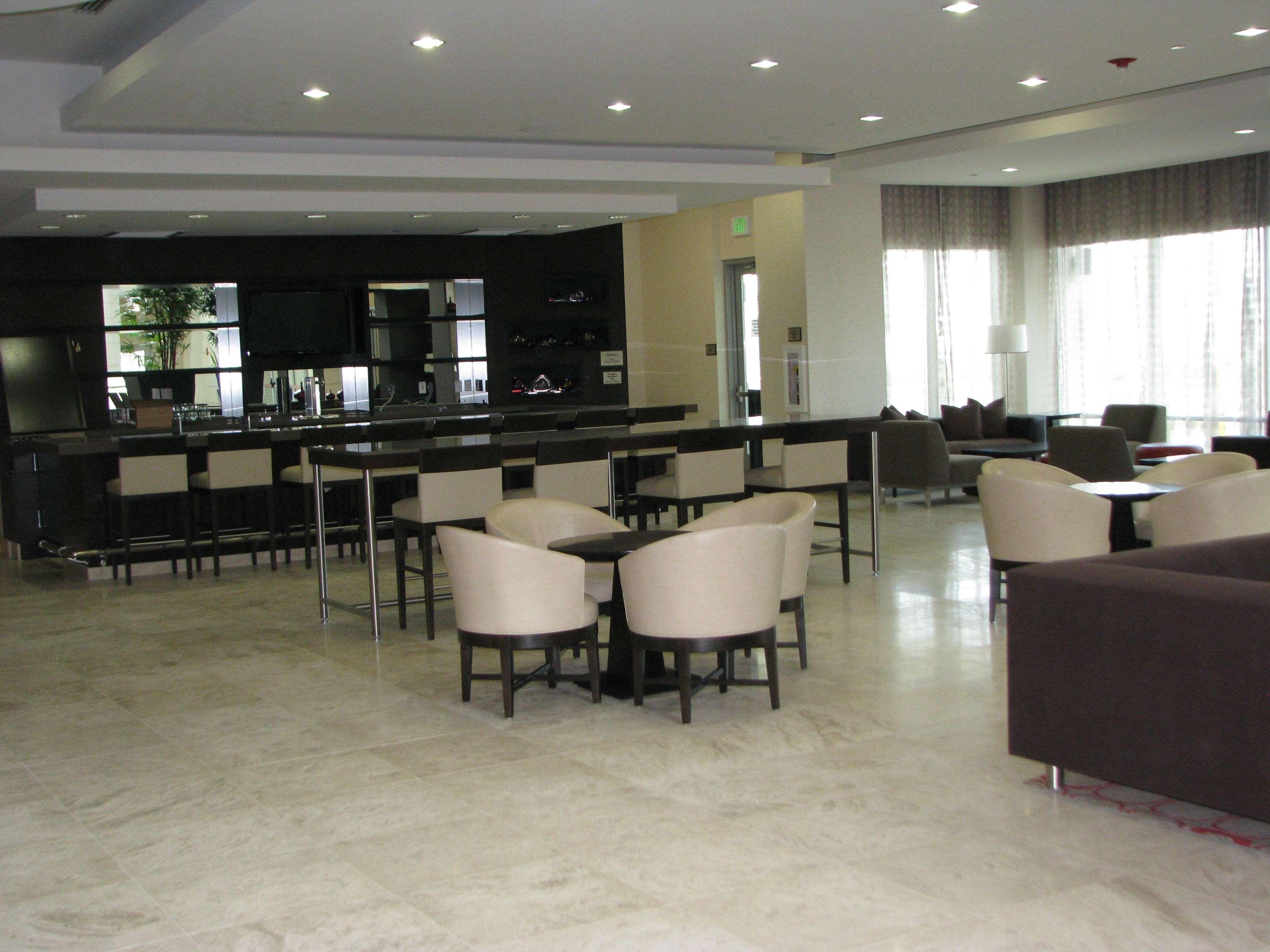 Embassy Suites Ontario - Airport Екстериор снимка