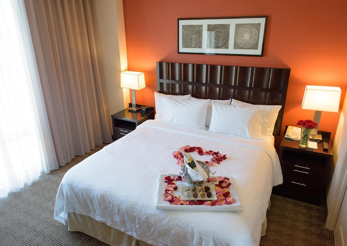 Embassy Suites Ontario - Airport Екстериор снимка
