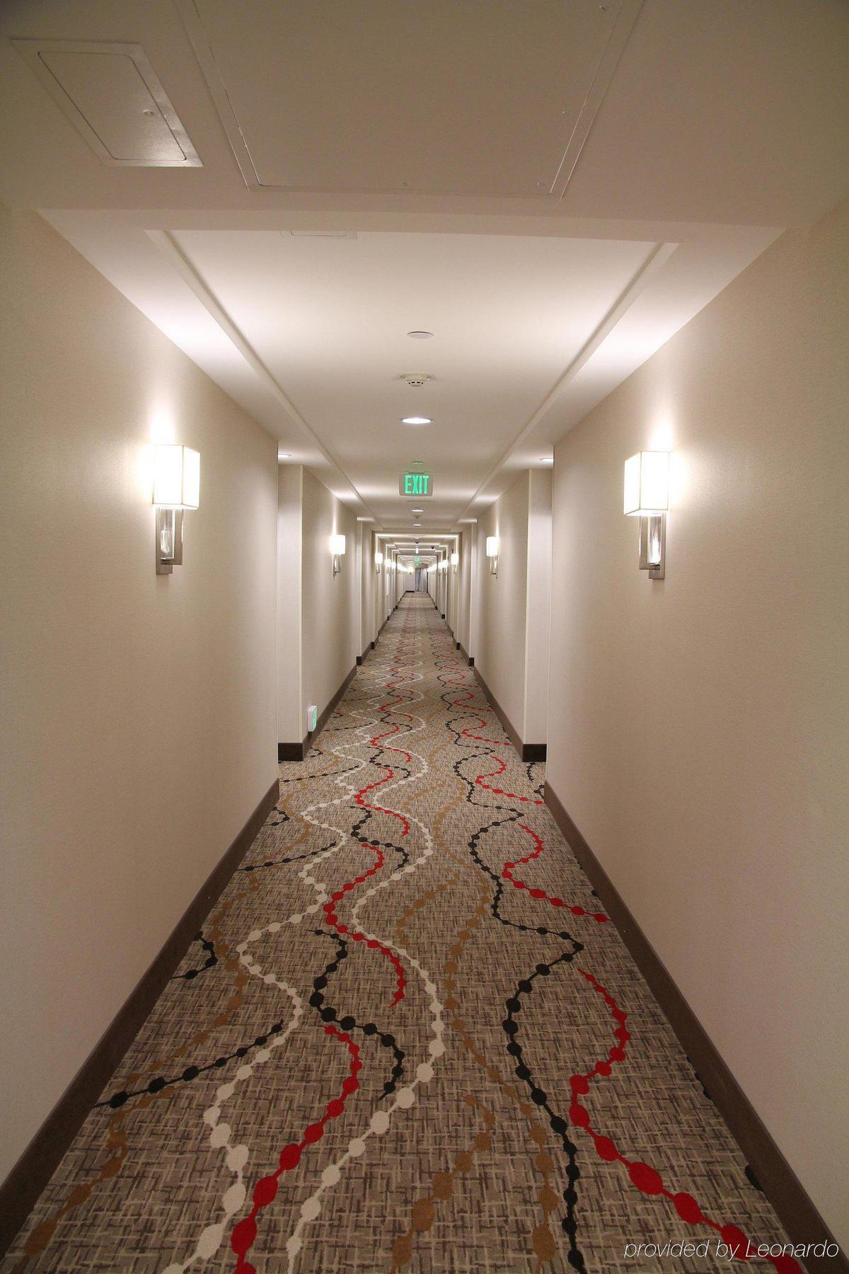 Embassy Suites Ontario - Airport Интериор снимка